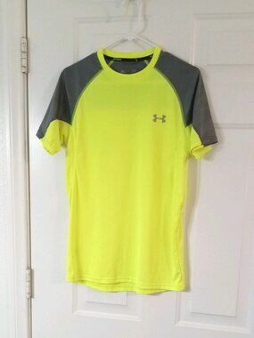 Under Armour Cold Black Run Performance T-Shirt Men's Medium Chartreuse and Gray